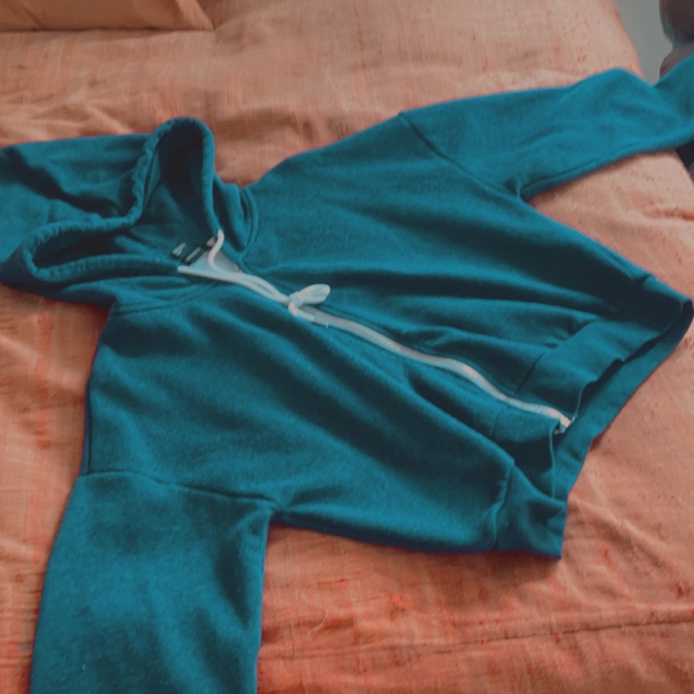 cozy dark blue long-sleeved crop top jacket